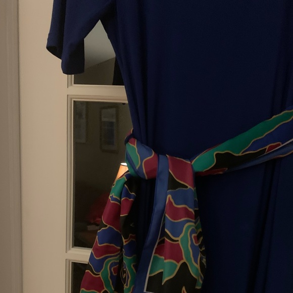 COPY - Nina Leonard with colorful scarf L - Picture 7 of 15